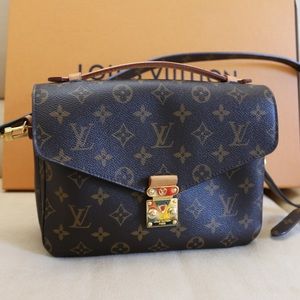 AUTHENTIC Louis Vuitton Pochette Métis